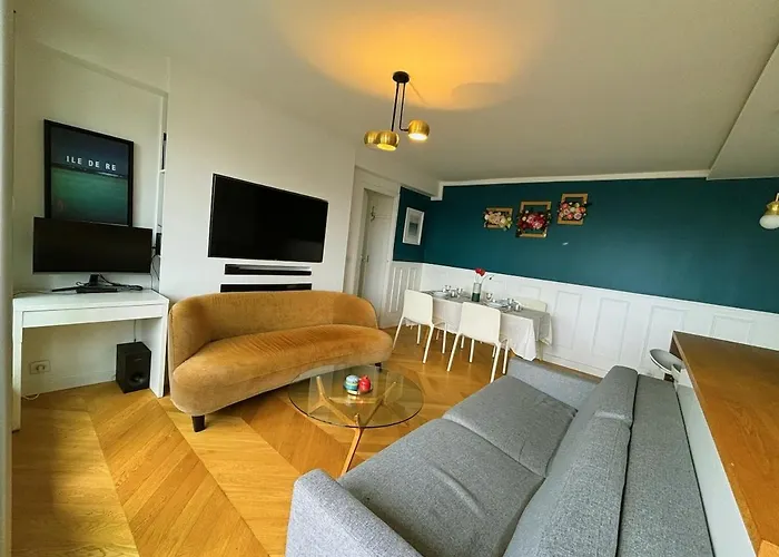 Beautiful Family Center 2br - 6p شقة *